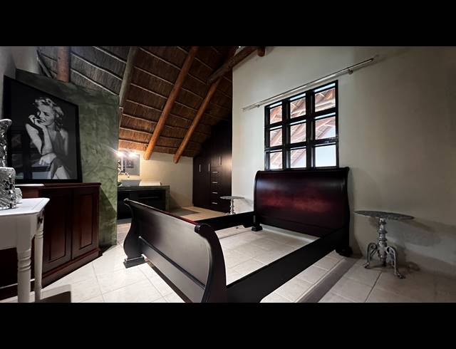 7 BEDROOM HOUSE FOR SALE IN WEST BEACH